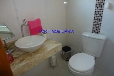 Casa &agrave; venda - 165m&sup2; - ITAPETINGA