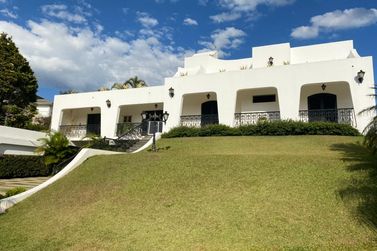 Casa &agrave; venda - 700m&sup2; - Condom&iacute;nio Flamboyant