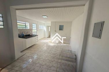 Casa para alugar - 252m&sup2; - Alvin&oacute;polis