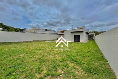 Casa &agrave; venda - 230m&sup2; - Condom&iacute;nio Residencial Shamballa III