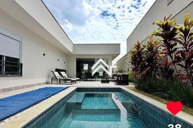 Casa &agrave; venda - 250m&sup2; - Condom&iacute;nio Vale das &Aacute;guas