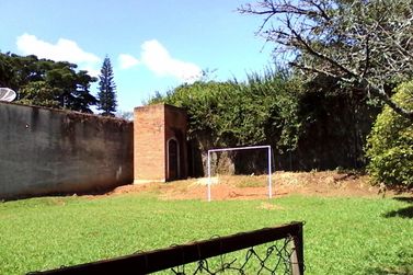 Ch&aacute;cara &agrave; venda - 320m&sup2; - Jardim Est&acirc;ncia Brasil