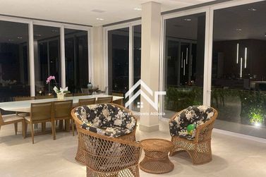 Casa &agrave; venda - 650m&sup2; - Condom&iacute;nio Osato