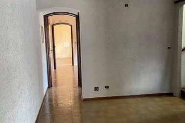 Casa &agrave; venda - CENTRO