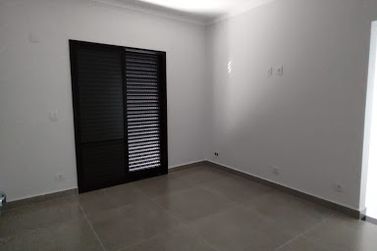 Casa &agrave; venda - 142m&sup2; - Condom&iacute;nio Jardim Shangri-l&aacute;