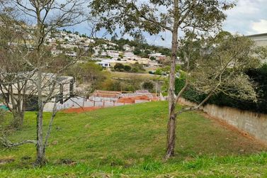 Terreno &agrave; venda - 842m&sup2; - Condom&iacute;nio Porto Atibaia