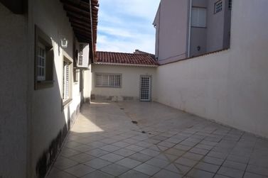 Casa &agrave; venda - 350m&sup2; - JD DO LAGO
