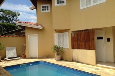 Casa &agrave; venda - 360m&sup2; - Jardim Floresta