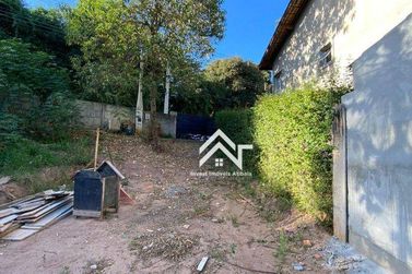 Terreno &agrave; venda - 200m&sup2; - Vale das Flores