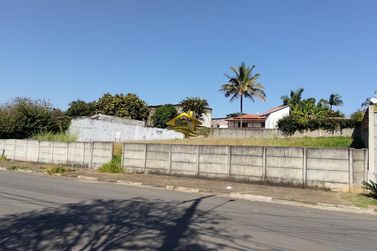 Terreno &agrave; venda - 970m&sup2; - Pinheirinho