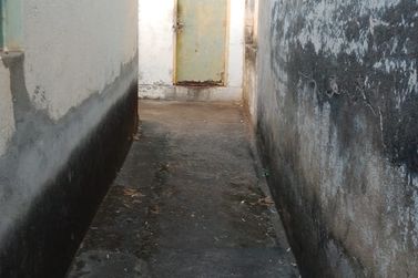 Casa &agrave; venda - CENTRO