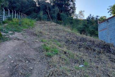 Terreno &agrave; venda - 350m&sup2; - Ch&aacute;cara Parque S&atilde;o Pedro