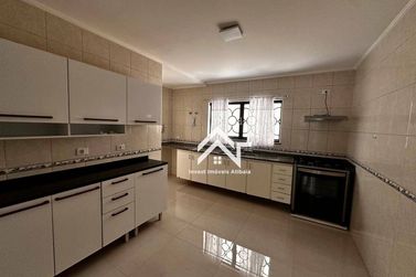 Casa para alugar - 180m&sup2; - Jardim Siriema