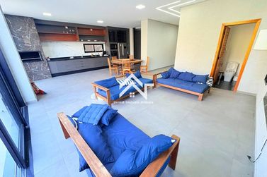 Casa para alugar - 228m&sup2; - Rio Abaixo