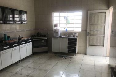 Casa &agrave; venda - 300m&sup2; - JARDIM DO ALVIN&Oacute;POLIS