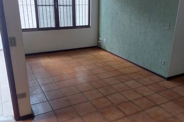 Casa para alugar - 80m&sup2; - JARDIM DO LAGO