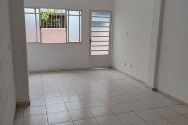Sal&atilde;o Comercial para alugar - 27m&sup2; - Centro