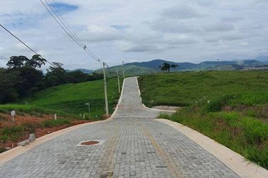 Terreno &agrave; venda - 250m&sup2; - Centro