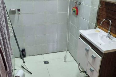 Ch&aacute;cara &agrave; venda - 145m&sup2; - Rio Abaixo