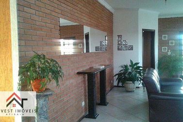 Casa para alugar - 450m&sup2; - Country R. F&eacute;lix