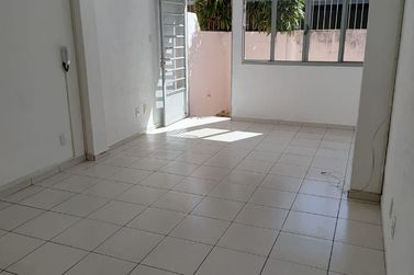 Sal&atilde;o Comercial para alugar - 27m&sup2; - Centro