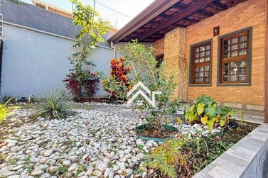 Casa para alugar - 212m&sup2; - Jardim do Lago