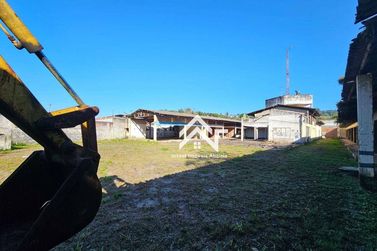 Sal&atilde;o Comercial &agrave; venda - 1942m&sup2; - Port&atilde;o