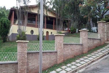 Casa &agrave; venda - 534m&sup2; - Condom&iacute;nio Alpes de Atibaia