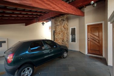 Casa &agrave; venda - 242m&sup2; - Jardim Tapajos