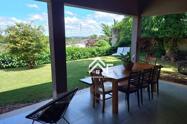 Casa &agrave; venda - 212m&sup2; - Condominio Parque das Gar&ccedil;as I