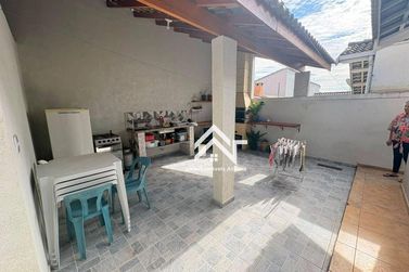 Casa &agrave; venda - 120m&sup2; - Nova Cerejeira