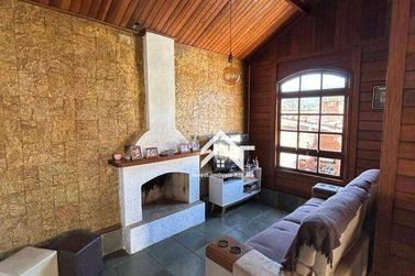 Casa para alugar - 180m&sup2; - Vila Petr&oacute;polis