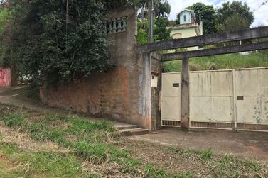 Ch&aacute;cara &agrave; venda - vitoria regia