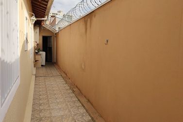 Casa &agrave; venda - 76m&sup2; - JARDIM DAS PALMEIRAS
