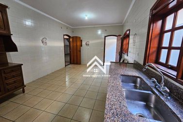 Casa para alugar - 376m&sup2; - Vila Esperia Ou Giglio
