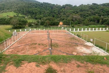 Terreno &agrave; venda - 300m&sup2; - LARANJA AZEDA