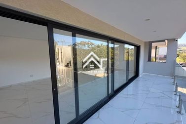 Casa para alugar - 228m&sup2; - Rio Abaixo