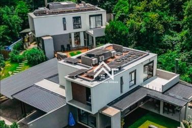 Casa &agrave; venda - 285m&sup2; - Condom&iacute;nio La reserva l