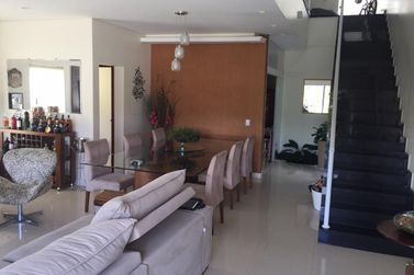 Casa &agrave; venda - 265m&sup2; - Jd das Flores