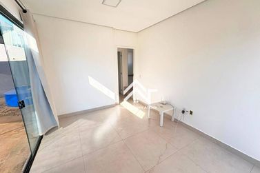 Sal&atilde;o Comercial para alugar - 360m&sup2; - Recreio Estoril