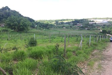 Terreno &agrave; venda - 832m&sup2; - Est&acirc;ncia San Remo