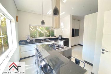 Casa &agrave; venda - 376m&sup2; - Condominio Parque das Gar&ccedil;as I