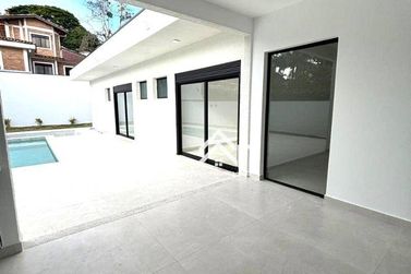 Casa &agrave; venda - 240m&sup2; - Retiro Recanto Tranquilo