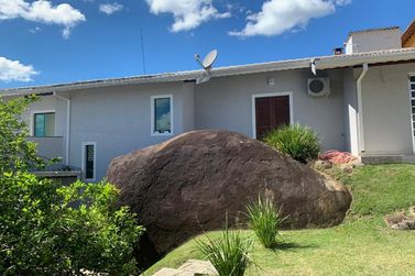 Casa &agrave; venda - 900m&sup2; - ALPES DE ATIBAIA