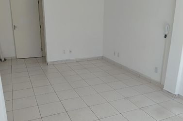 Sal&atilde;o Comercial para alugar - 27m&sup2; - Centro