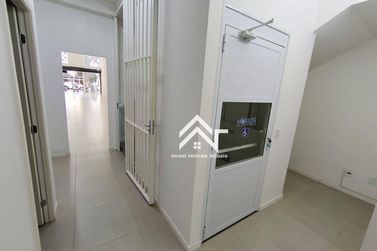 Sal&atilde;o Comercial para alugar - 224m&sup2; - Centro