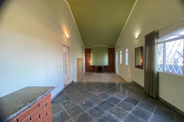 Casa para alugar - 307m&sup2; - Alvin&oacute;polis