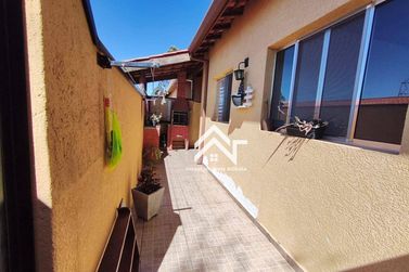 Casa &agrave; venda - 63m&sup2; - Vale das Flores