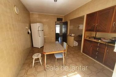 Casa &agrave; venda - CENTRO