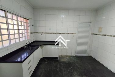 Casa para alugar - 115m&sup2; - Jardim Jaragu&aacute;